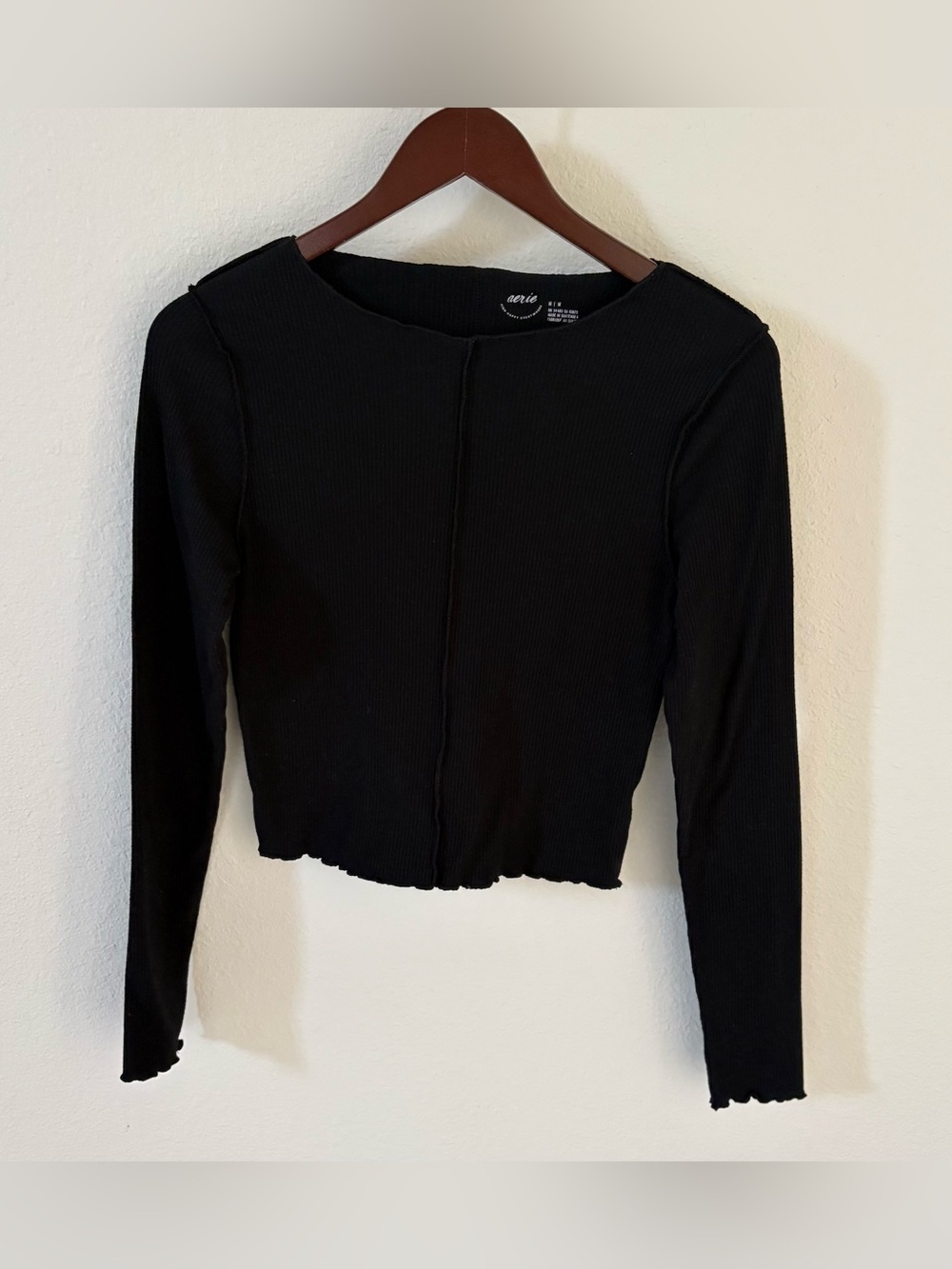 Aerie Black Ribbed Long Sleeve Cropped Top with Lettuce Hem